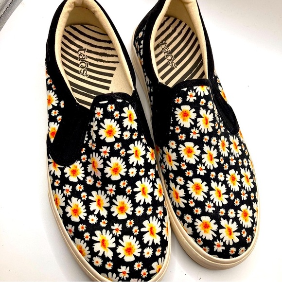 Taos Footwear Shoes - Taos Black Daisy Floral Slip-On Sneakers womens size 9